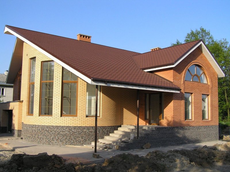 Крыши кирпичных домов