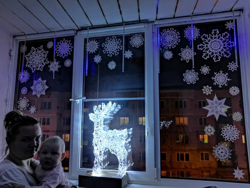 Украшения на окна из снежинок