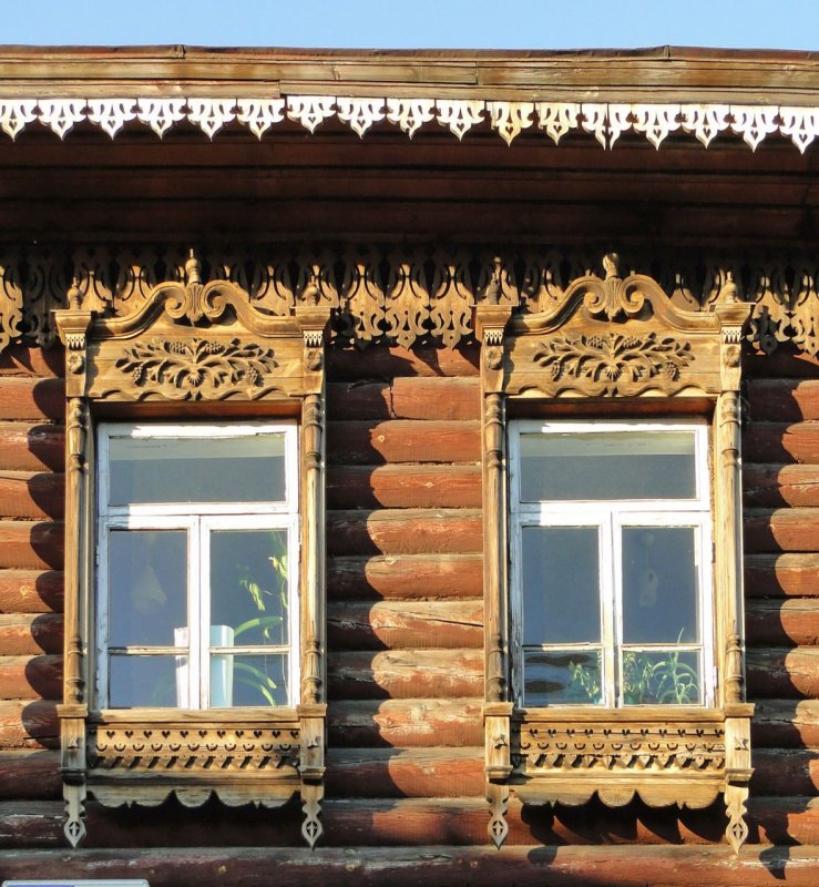 Дом с наличниками
