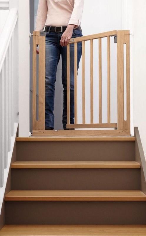 Деревянный барьер-калитка (ворота безопасности) Safety 1st easy close Wood