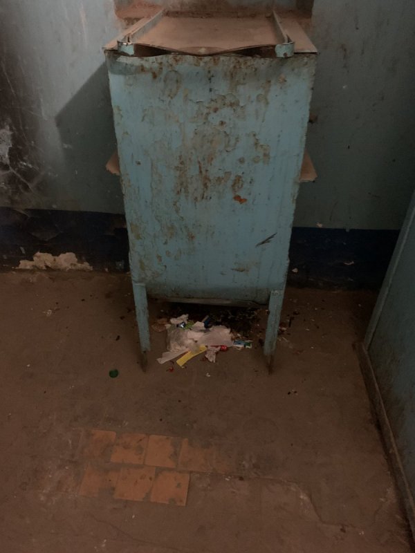 Демонтаж мусоропровода в квартире сталинке