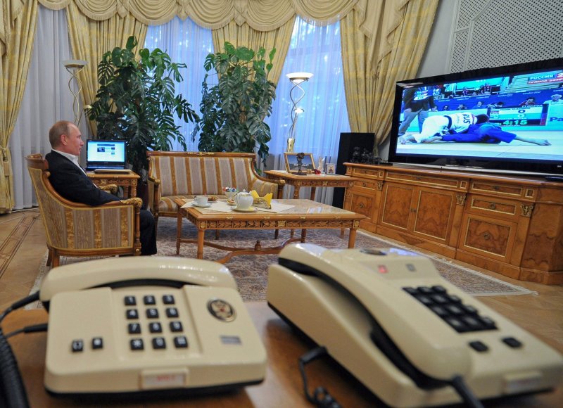 Владимир Путин в резиденции