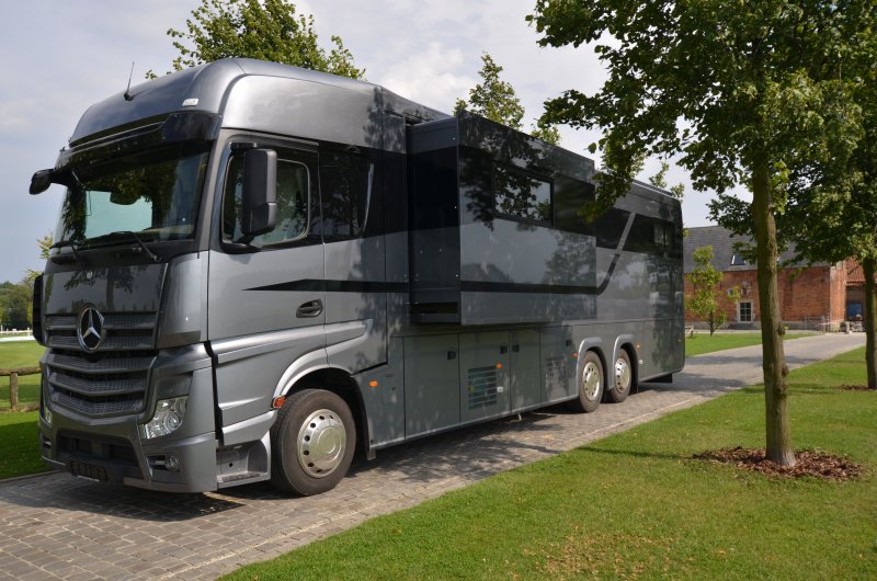 Mercedes Actros дом на колесах