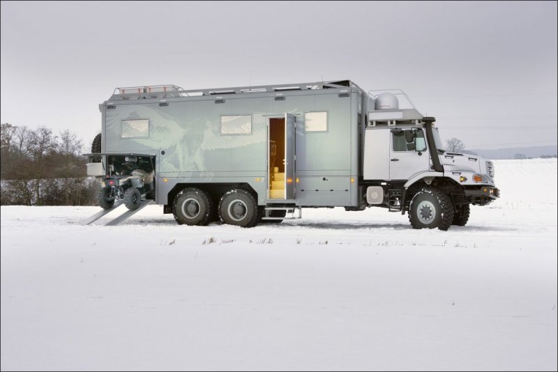 Mercedes Zetros 6x6 Expedition vehicle