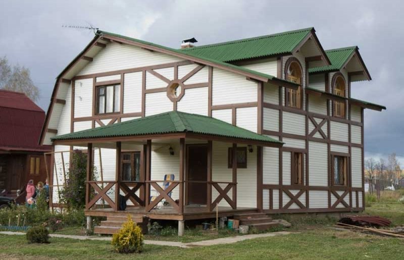 Зеленый фахверк зеленая крыша