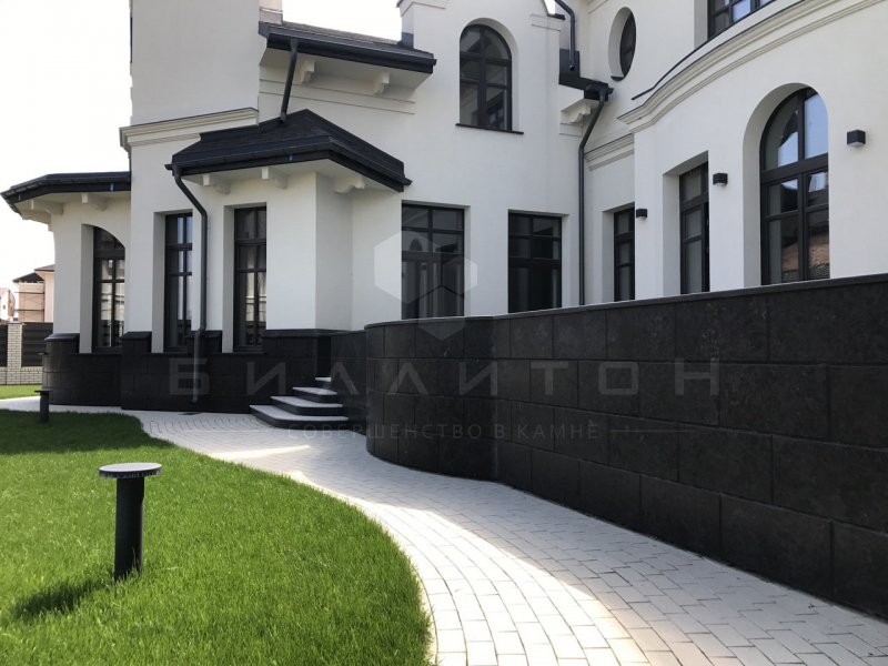 Отделка фасада гранитом