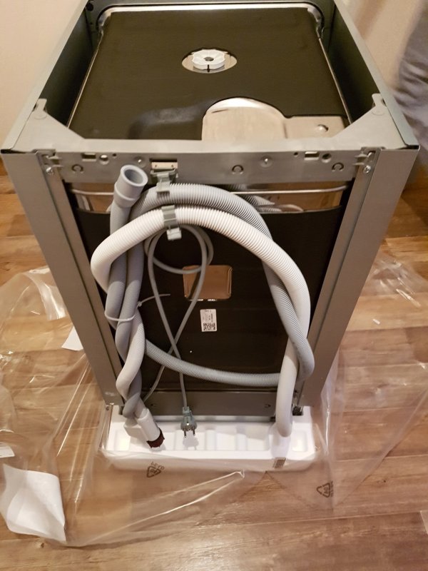 Посудомоечная машина узкая Electrolux esl94200lo