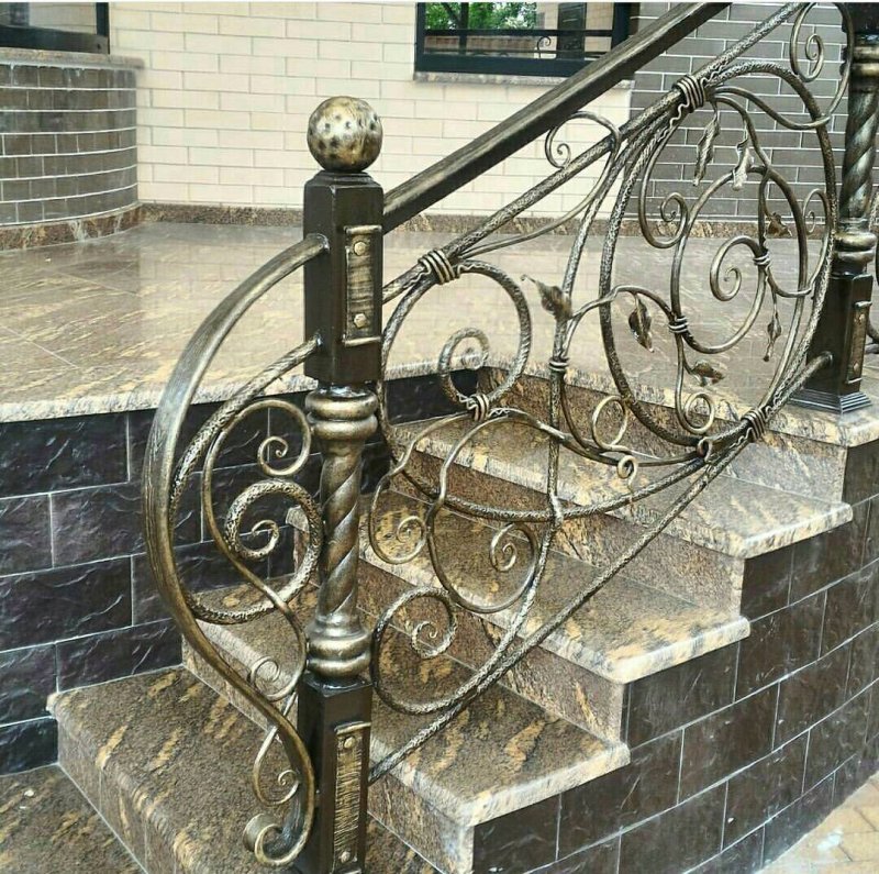 Кованое ограждение крыльца