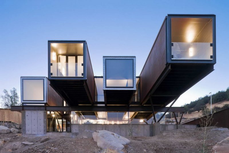 Консольный дом (Cantilever House) в Малайзии