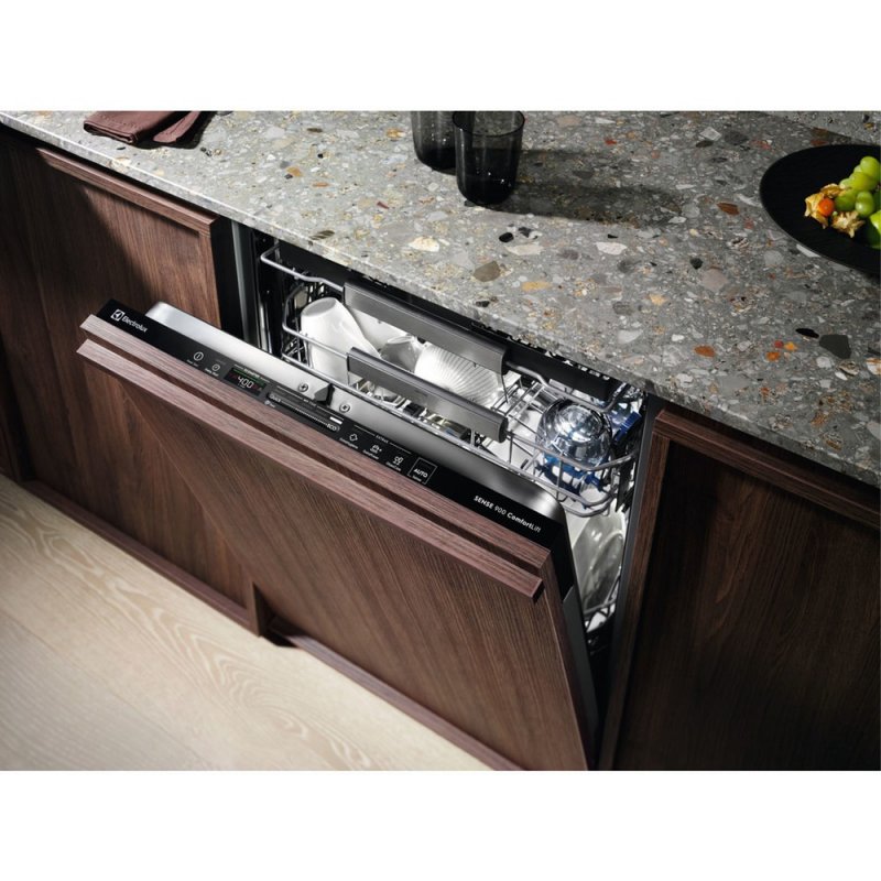 Встраиваемая посудомоечная машина Electrolux EEZ 969300 L