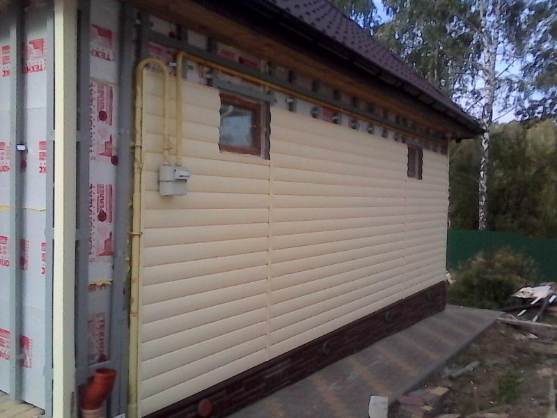 Отделка газобетона снаружи сайдингом