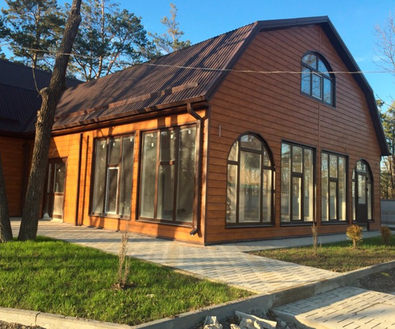 Дом из мореного дерева