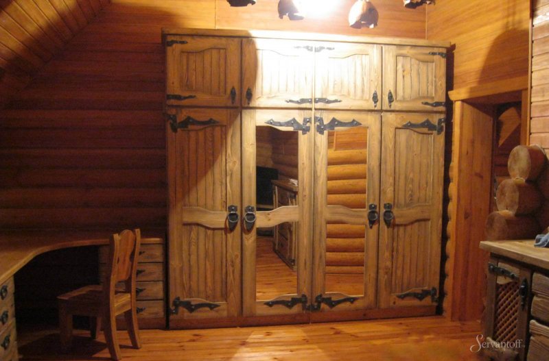 Шкафы под старину из дерева