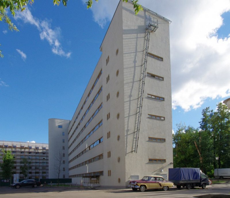 Дом-коммуна на улице Орджоникидзе в Москве