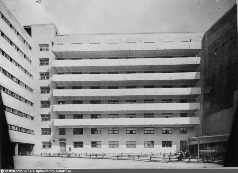Дом коммуна на улице Чайковского 1928-1930
