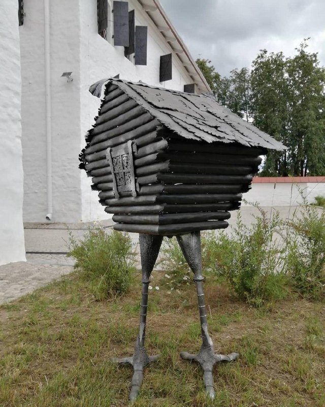 Изба на куриных ножках