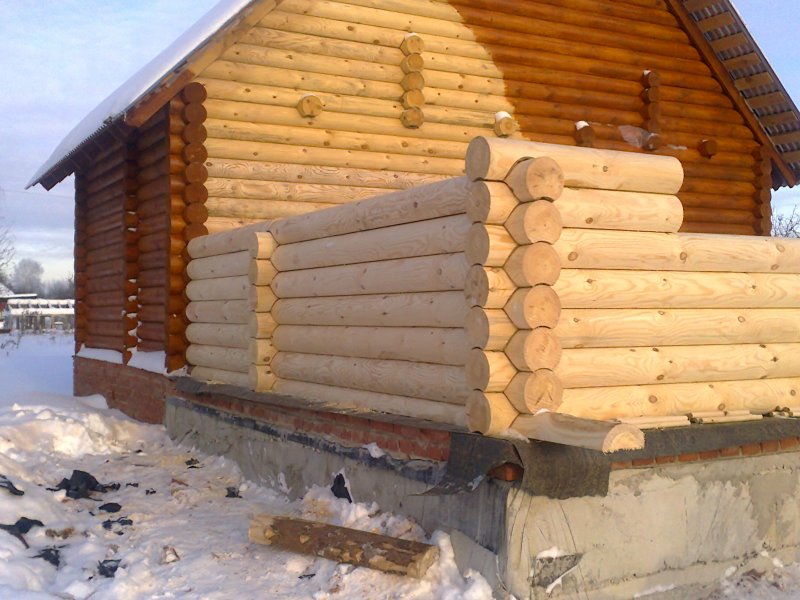 Пристрой из бревна