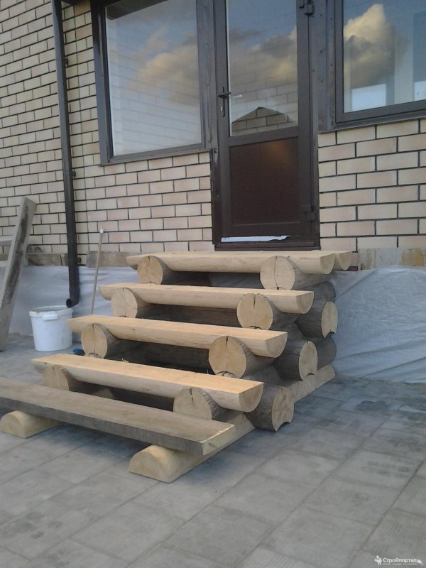 Ступеньки из бревна
