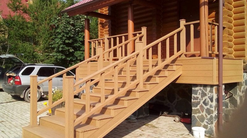 Перила из ДПК для крыльца