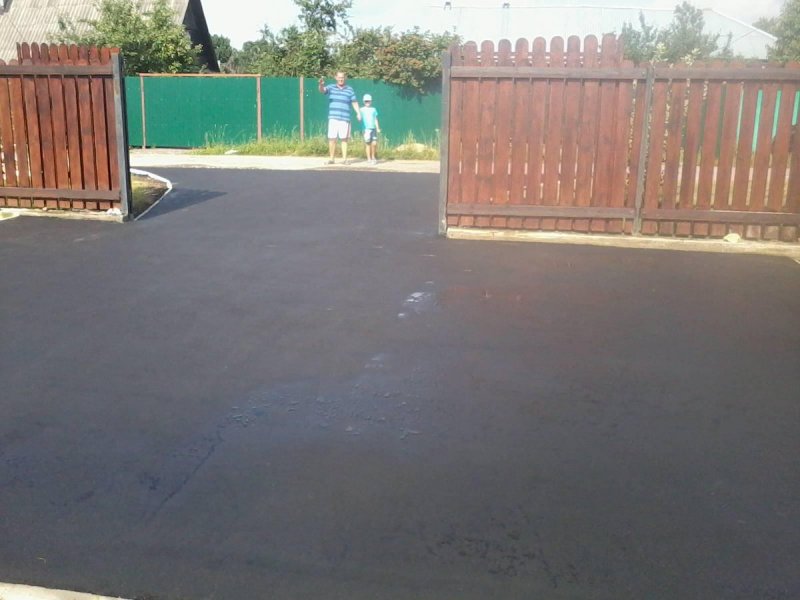 Tarmac driveway