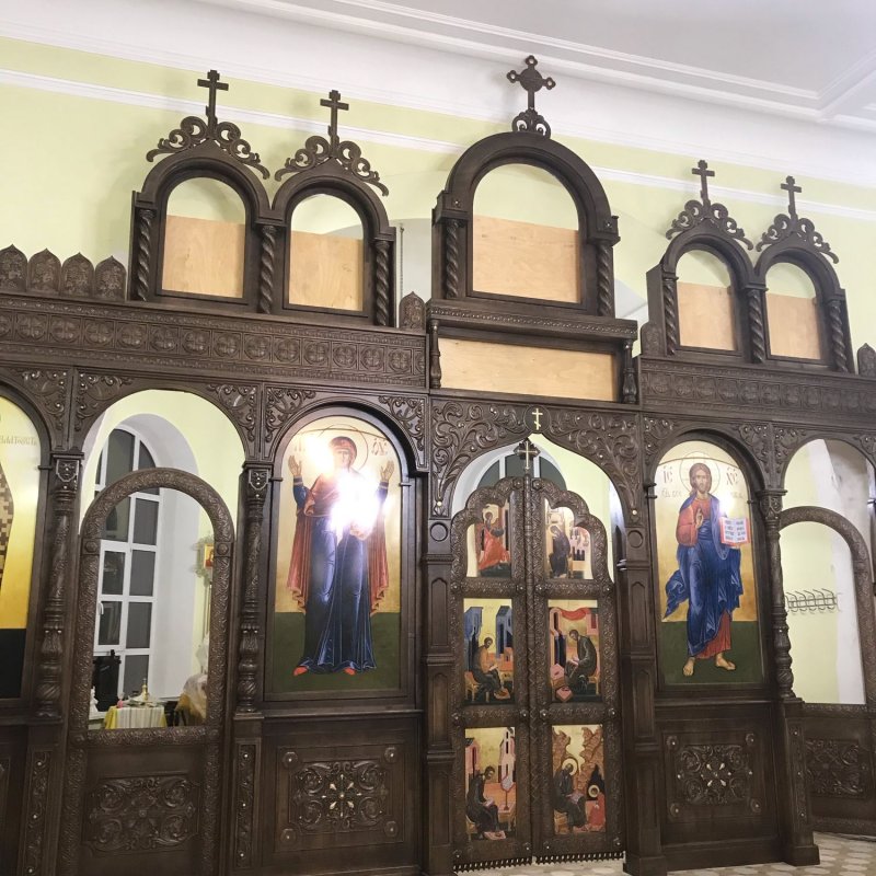 Храм Калининград Готический иконостас