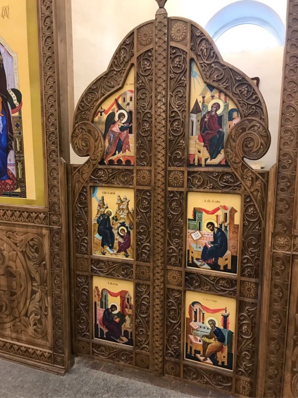 Изразцовый иконостас