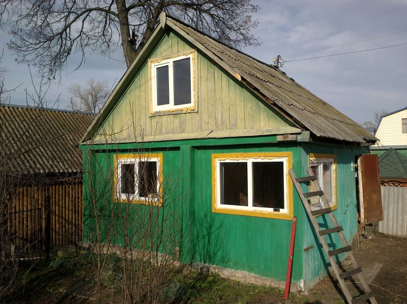 Старенький дачный домик