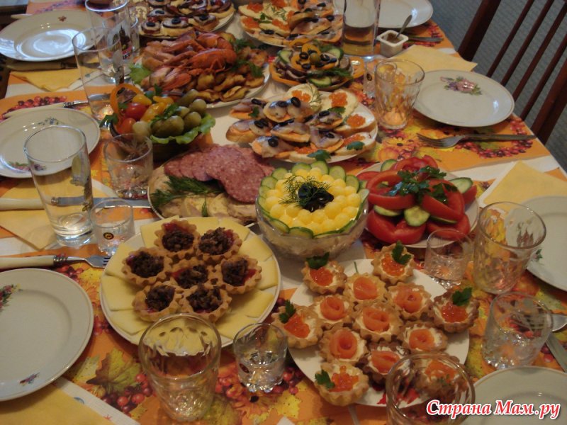 Красивый стол на день рождения