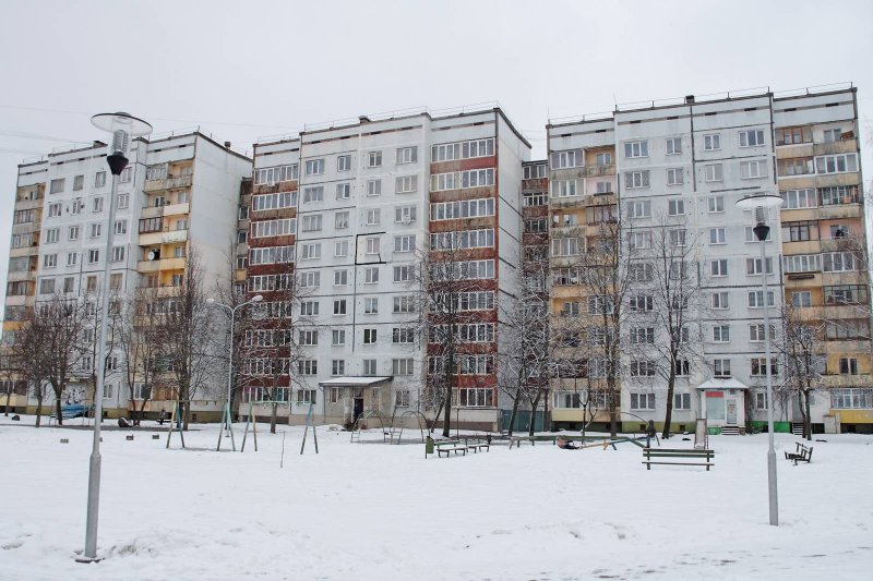 Панельный дом зимой