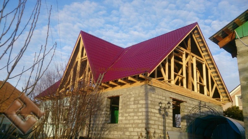 Многощипцовая крыша с мансардой