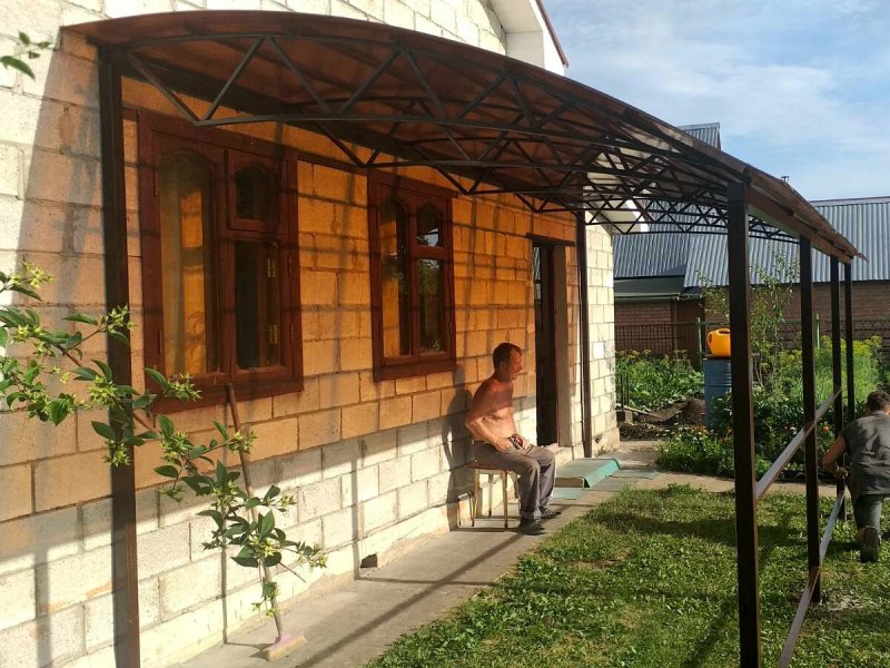 Навес к бане из поликарбоната