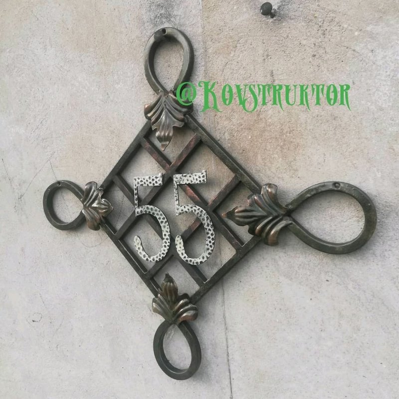 Кованые указатели улиц