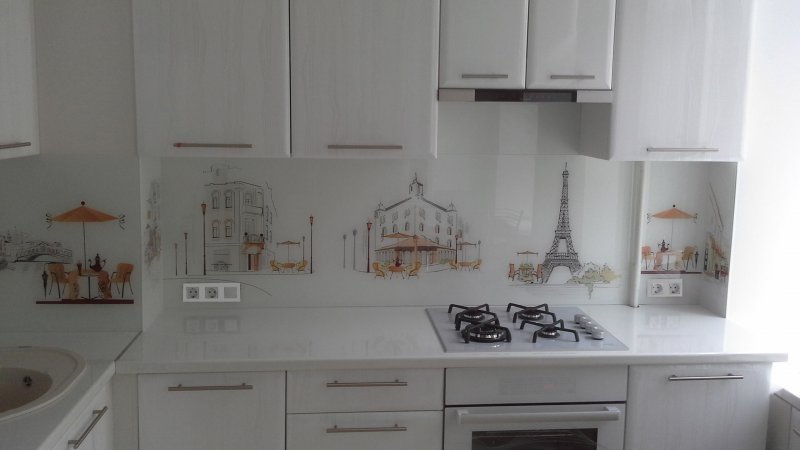 Скинали для кухни с газовой трубой