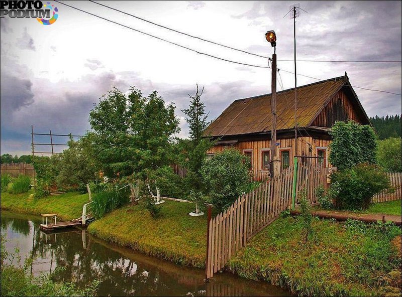Большой деревенский двор