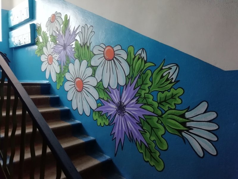 Рисование на стенах в подъезде