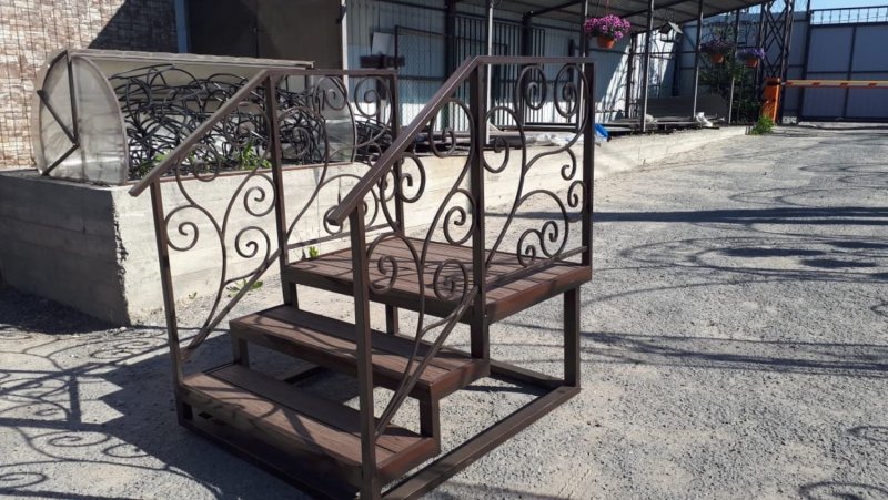 Крыльцо из металла