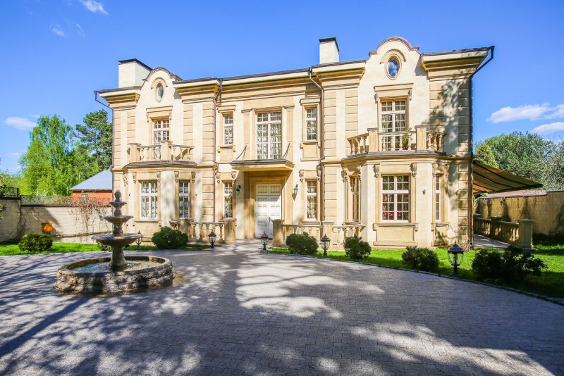 Дворец в Жуковке на Рублевке