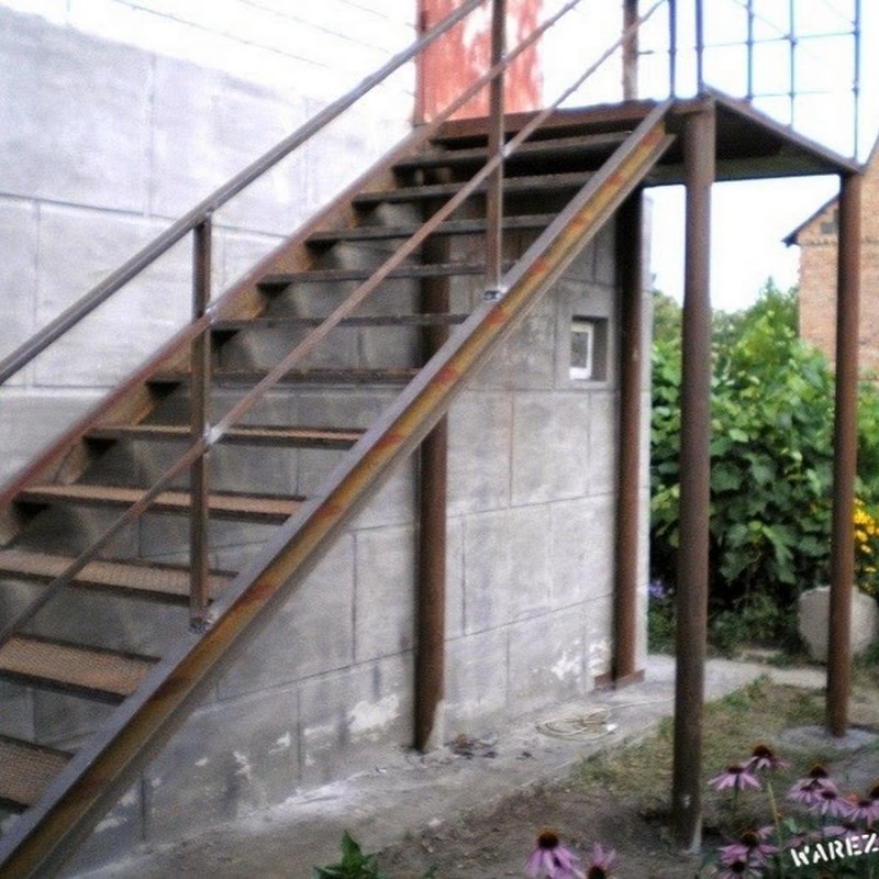 Уличная лестница сварная