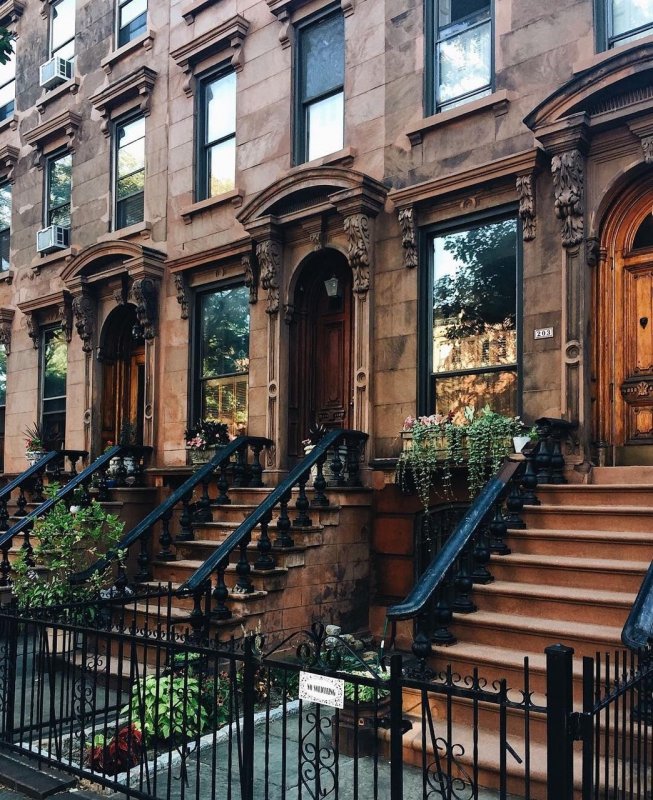 Нью Йорк Brownstone