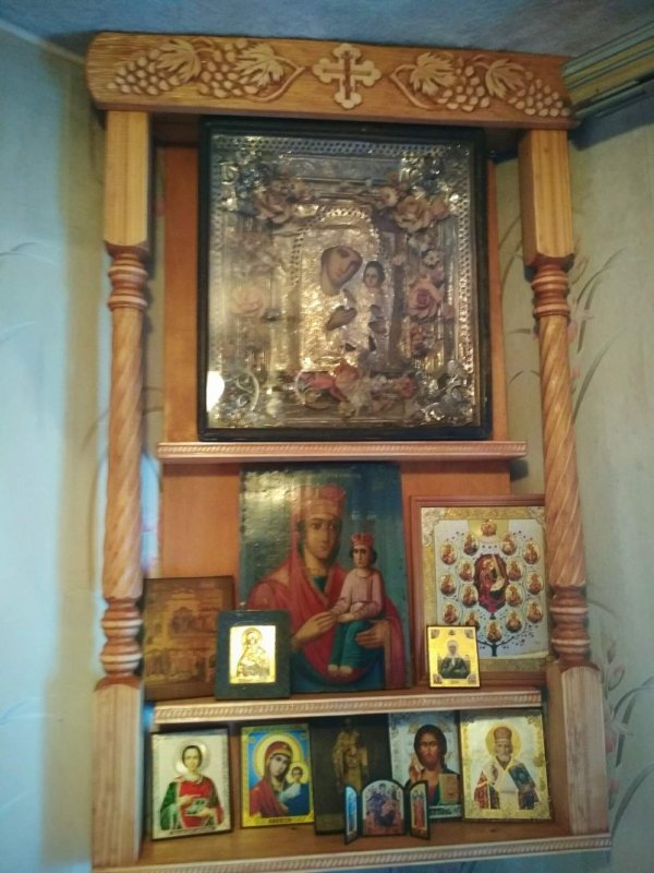 Старинный домашний иконостас