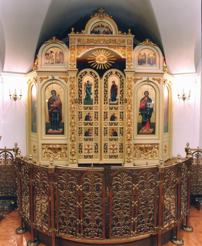 Сербская Церковь в Сентендре иконостас