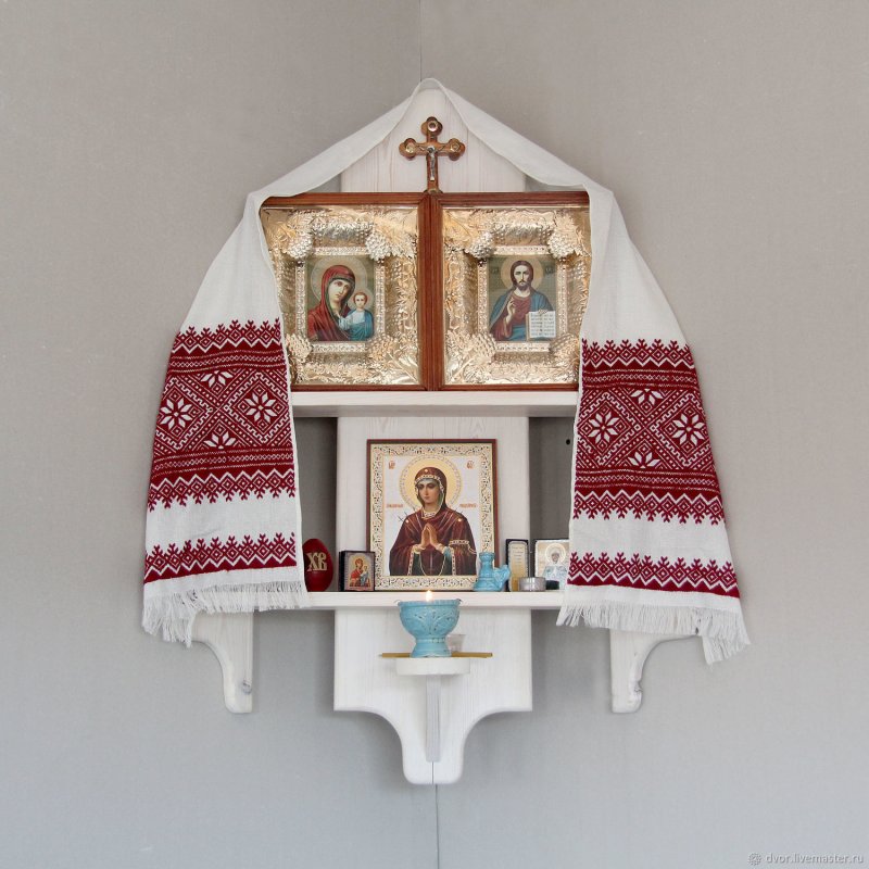 Полка для красного угла