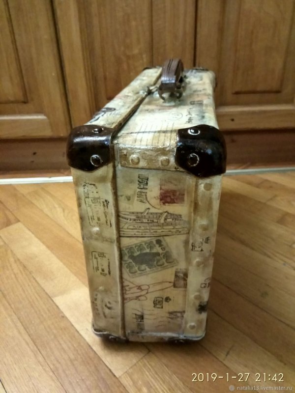 Ретро чемодан