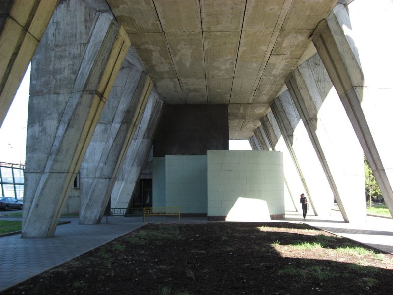 Дом Авиаторов на беговой улице дом-сороконожка 1973-78