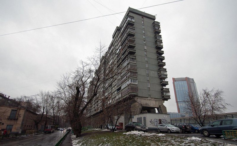 Дом сороконожка в Москве на беговой