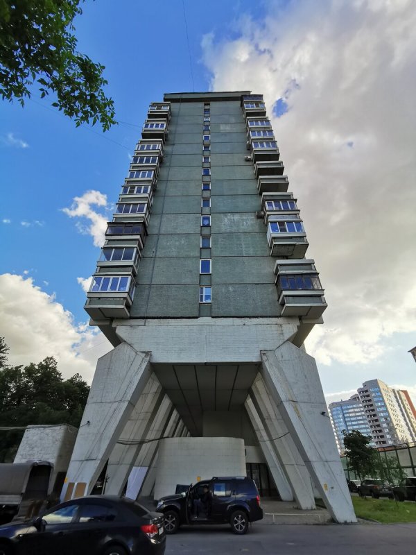 Дом Авиаторов на беговой улице дом-сороконожка 1973-78