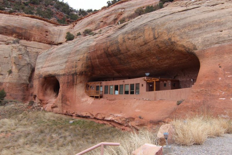 Пещерный дворец Cave Palace Ranch, Юта, США