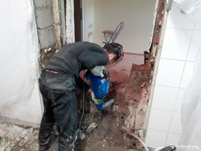 Демонтаж оконных перегородок