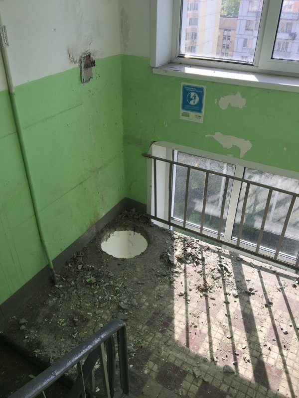 Подъездный мусоропровод