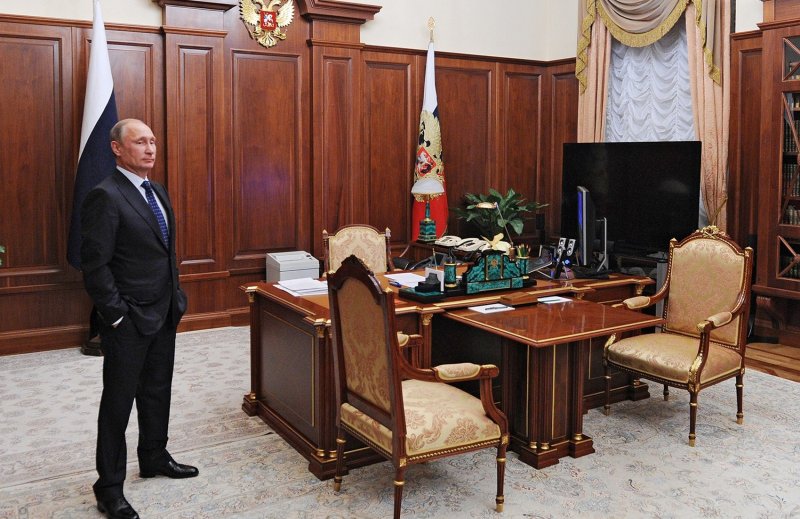 Путин и чиновники